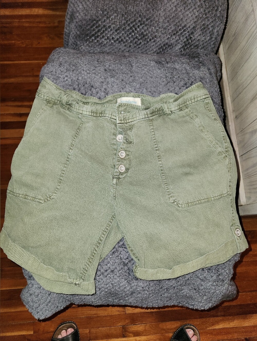 Sundance Women’s P8 Petite 8 Sage Green Button Fly Utility Shorts Patch Pockets